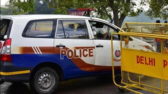 A senior police officer said the foreigners were angry over the death of a man of African origin at a private hospital near Dwarka Mor. (HT Archive)