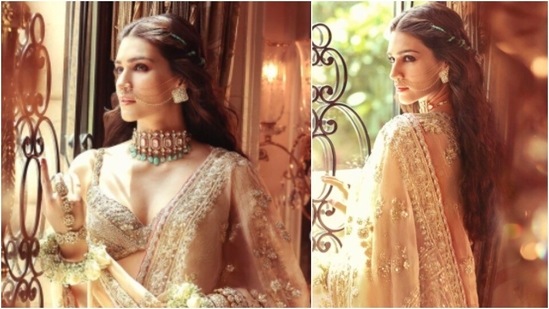 Earlier, Kriti Sanon set the internet on fire when she posed in a gorgeous Manish Malhotra lehenga.(Instagram/@kritisanon)