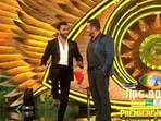 Ranveer Singh with Salman Khan on Bigg Boss 15 premiere night. Ranveer Singh with Salman Khan on Bigg Boss 15 premiere night.