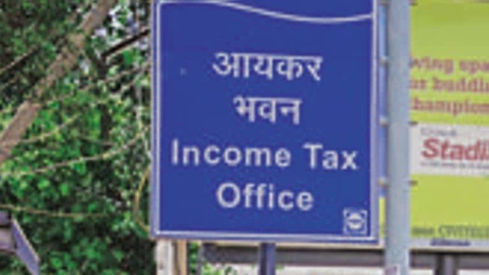 income-tax-department-detects-unaccounted-transactions-worth-over-500-crore-at-ahmedabad-real