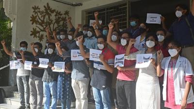 The strike by doctors will likely affect the non-emergency services at Sassoon General hospital. (In pic) Members of MARD stage a protest demanding fee waiver at BJ Medical College in Pune. (Shankar Narayan/HT PHOTO) The strike by doctors will likely affect the non-emergency services at Sassoon General hospital. (In pic) Members of MARD stage a protest demanding fee waiver at BJ Medical College in Pune. (Shankar Narayan/HT PHOTO)