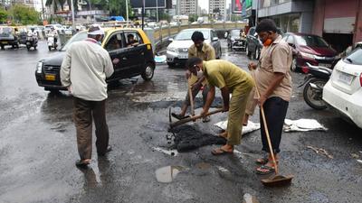 While there has been uproar over the poor quality of roads in Mumbai with potholes mushrooming across the city, the Brihanmumbai Municipal Corporation (BMC) spends at least ₹1,000 crore annually on the road department that is involved in the construction, repair and maintenance of the city’s 2,000-km road network, civic body data has revealed (HT File) While there has been uproar over the poor quality of roads in Mumbai with potholes mushrooming across the city, the Brihanmumbai Municipal Corporation (BMC) spends at least ₹1,000 crore annually on the road department that is involved in the construction, repair and maintenance of the city’s 2,000-km road network, civic body data has revealed (HT File)