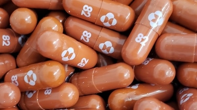 The experimental drug, molnupiravir, significantly reduced the risk of hospitalization or death when administered to high-risk patients early in the disease, Merck and its partner Ridgeback Biotherapeutics said in a statement. (via REUTERS)