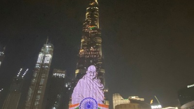 Various world leaders including global organisations are remembering Mahatma Gandhi's message of non-violence and tolerance on his 152nd birth anniversary (ANI) Various world leaders including global organisations are remembering Mahatma Gandhi's message of non-violence and tolerance on his 152nd birth anniversary (ANI)