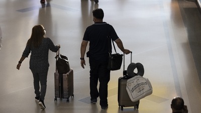 All UK nationals travelling to India will also have to undergo a pre-departure Covid-19 RT-PRC test within 72 hours before travel, another RT-PCR test on arrival at the airport, and a RT-PCR test on the eighth day after arrival. (Bloomberg Photo) All UK nationals travelling to India will also have to undergo a pre-departure Covid-19 RT-PRC test within 72 hours before travel, another RT-PCR test on arrival at the airport, and a RT-PCR test on the eighth day after arrival. (Bloomberg Photo)