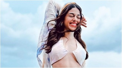 Alaya F in white bikini enjoys holiday in the Maldives, fan gushes over her abs (Instagram/@alayaf) Alaya F in white bikini enjoys holiday in the Maldives, fan gushes over her abs (Instagram/@alayaf)