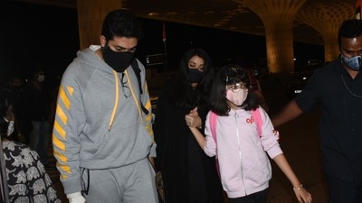 Abhishek Bachchan, Aishwarya Rai and Aaradhya Bachchan have left for Paris. Abhishek Bachchan, Aishwarya Rai and Aaradhya Bachchan have left for Paris.