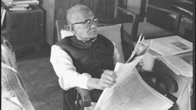 He eventually found his ground zero in the Gandhian Bhoodan-Gramdan movement (HT Archives) He eventually found his ground zero in the Gandhian Bhoodan-Gramdan movement (HT Archives)