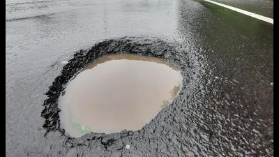 The Navi Mumbai unit of MNS has threatened to name potholes in the city after the civic officials if they are not repaired in a couple of days. (HT PHOTO)