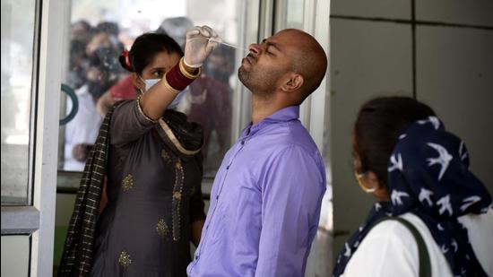 Chandigarh tricity’s active cases dropped further over the past 24 hours – from 89 to 83. Mohali has 35 positive patients, Chandigarh 33 and Panchkula 15. (HT Photo)