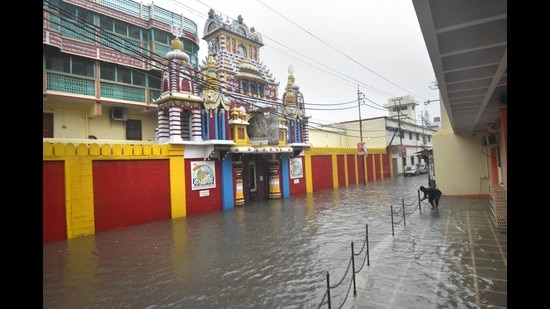 People in Gorakhpur blame local municipal body for not making proper arrangement in advance to pump out accumulated rain water. (PTI)