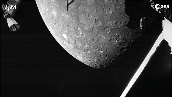 The monitoring cameras (MCAMs) onboard the BepiColombo mission provided black-and-white snapshots in 1024 x 1024 pixel resolution.(ESA/JAXA) The monitoring cameras (MCAMs) onboard the BepiColombo mission provided black-and-white snapshots in 1024 x 1024 pixel resolution.(ESA/JAXA)