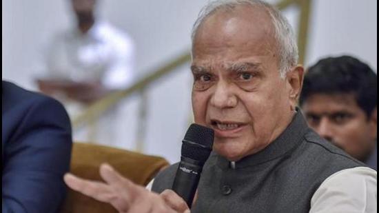 Addressing a gathering at Gandhi Smarak Nidhi in Sector 16, Chandigarh, governor Banwarilal Purohit urged the people to follow the life and philosophy of Mahatma Gandhi and contribute to the nation building task. (PTI)