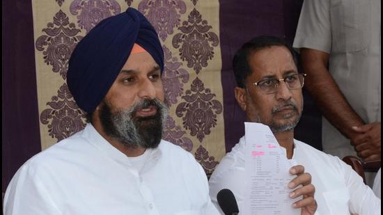 Senior Akali leader Bikram Singh Majithia has alleged that the Punjab Police recruitment process had been compromised, with the Punjab government choosing to remain silent. (HT Photo)