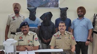 The auto driver and his two accomplices would carry out snatching on isolated roads. (HT Photo)