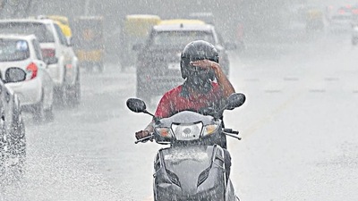Weather department has forecast light to heavy rainfall in 3 districts of Bengal today (Representative Image) Weather department has forecast light to heavy rainfall in 3 districts of Bengal today (Representative Image)