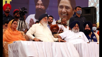 Former Punjab CM Parkash Singh Badal with Akali Dal president Sukhbir Singh Badal and Bathinda MP Harsimrat Kaur Badal during a rally in Bathinda on Sunday. Former Punjab CM Parkash Singh Badal with Akali Dal president Sukhbir Singh Badal and Bathinda MP Harsimrat Kaur Badal during a rally in Bathinda on Sunday.