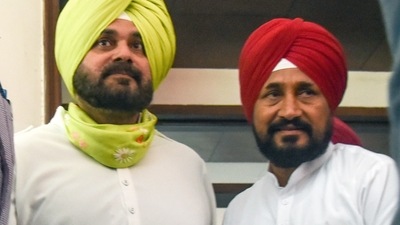 In the last meeting between Navjot Sidhu and Charanjit Singh Channi, a solution was found and Sidhu continues in his post of Punjab Congress chief. (ANI) In the last meeting between Navjot Sidhu and Charanjit Singh Channi, a solution was found and Sidhu continues in his post of Punjab Congress chief. (ANI)