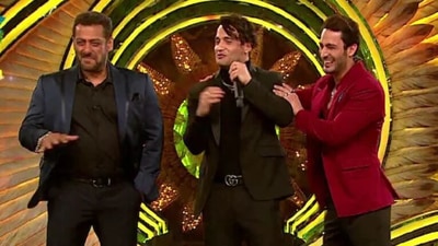 Salman Khan with Asim Riaz and Umar Riaz at the Bigg Boss 15 premiere.