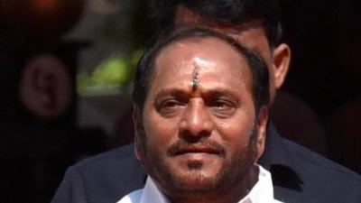 A day after Maharashtra Navnirman Sena (MNS) leader Vaibhav Khedekar alleged that information against state transport minister Anil Parab was leaked by Ramdas Kadam – his colleague in the Shiv Sena – through Prasad Karve, the Uddhav Thackeray-led party has maintained silence on the issue (HT File) A day after Maharashtra Navnirman Sena (MNS) leader Vaibhav Khedekar alleged that information against state transport minister Anil Parab was leaked by Ramdas Kadam – his colleague in the Shiv Sena – through Prasad Karve, the Uddhav Thackeray-led party has maintained silence on the issue (HT File)