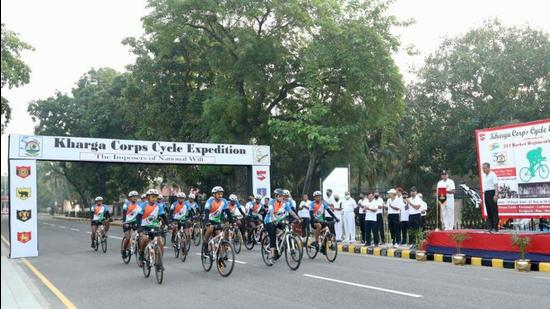 The cycle expedition, flagged off by General Officer Commanding Lt Gen NS Raja Subramani on Sunday, will culminate at National War Memorial, New Delhi, on October 6. (HT PHOTO)