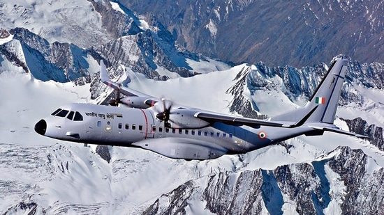 On September 24, the defence ministry signed a <span class='webrupee'>₹</span>22,000-crore contract with Airbus Defence and Space for 56 C-295 medium transport aircraft.(Airbus)