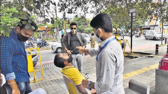 September saw the highest number of Covid vaccinations with 23% of the total vaccines administered since the beginning of January this year given in September alone. (HT PHOTO)