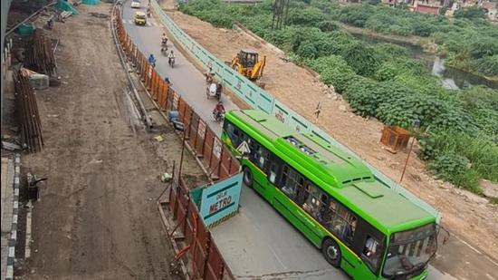 An integrated structure will bring road traffic and Metro on a common flyover on the outer Ring Road. This is part of the under construction Majlis Park and Maujpur corridor on the Pink Line. (Sourced)