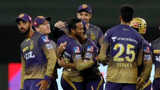 KKR spinner Shakib Al Hasan celebrates with teammates after running Williamson out with a direct hit.(BCCI/IPL)