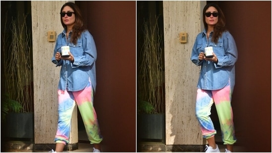Kareena's denim and tie-dye combination is easily a fail-safe weekend-ready pick. If you were looking for inspiration around ways to incorporate tie-dye fashion into your wardrobe, this is it.(HT Photo/Varinder Chawla)
