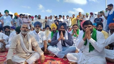The farmers union further said that the whole country is outraged by the incident of the alleged brutal killing of farmers in broad daylight by mowing them down with vehicles in Lakhimpur Kheri yesterday. The farmers union further said that the whole country is outraged by the incident of the alleged brutal killing of farmers in broad daylight by mowing them down with vehicles in Lakhimpur Kheri yesterday.