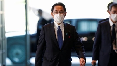 Japan's newly-elected Prime Minister Fumio Kishida arrives at his official residence in Tokyo, Japan.&nbsp; (REUTERS)
