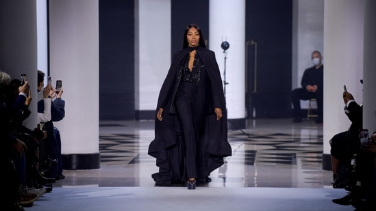 Paris Fashion Week: Naomi Campbell steals the show at Lanvin's Spring ...