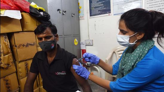 According to the health department records, over 83,900 Covid-19 vaccine doses administered over the past five days were second doses, compared to over 22,000 first doses. (Vipin Kumar /HT PHOTO)