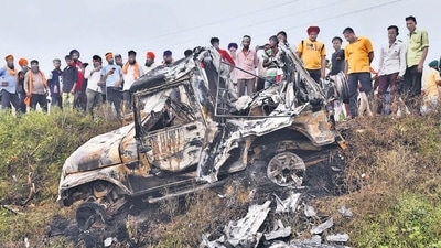 One of the vehicles that allegedly ran over the farmers and killed them was set ablaze in Tikunia, Lakhimpur Kheri, Uttar Pradesh. (HT Photo) One of the vehicles that allegedly ran over the farmers and killed them was set ablaze in Tikunia, Lakhimpur Kheri, Uttar Pradesh. (HT Photo)
