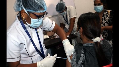 Until September end, 27% eligible population in the Kalyan Dombivli Municipal Corporation limits get both vaccination doses. (RISHIKESH CHOUDHARY/HT PHOTO)