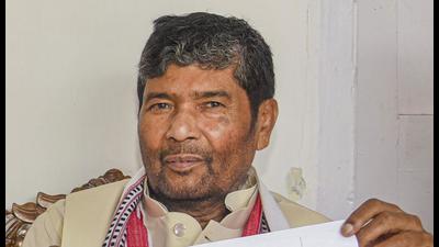 Union minister and LJP national president Pashupati Kumar Paras shows the new party name and symbol alloted by the Election Commission, in Patna on Tuesday. (PTI) Union minister and LJP national president Pashupati Kumar Paras shows the new party name and symbol alloted by the Election Commission, in Patna on Tuesday. (PTI)