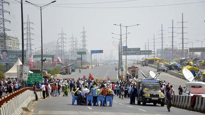 The Supreme Court bench said the central and state governments concerned must coordinate to ensure that if the farmer protests were on, at least the inter-state roads and national highways were not blocked in any manner whatsoever. (HT File Photo) The Supreme Court bench said the central and state governments concerned must coordinate to ensure that if the farmer protests were on, at least the inter-state roads and national highways were not blocked in any manner whatsoever. (HT File Photo)