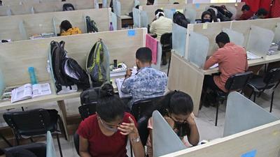 MPSC student aspirants at a study zone facility in Pune. The Maharashtra Public Service Commission’s (MPSC) State Service Preliminary Examinations for 2021, for 290 posts , will be held at 37 centres in state on January 2, 2022, as per MPSC official website. (HT FILE)