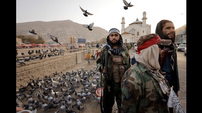 Taliban fighters patrol in Kabul, Afghanistan (REUTERSJS)
