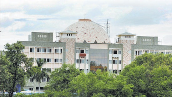 PMC new building in Pune. The total valuation of its properties by Pune Municipal Corporation (PMC) as per the current market price is <span class='webrupee'>₹</span>35,000 crore. (HT FILE ) PMC new building in Pune. The total valuation of its properties by Pune Municipal Corporation (PMC) as per the current market price is <span class='webrupee'>₹</span>35,000 crore. (HT FILE )