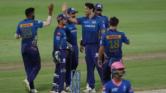 Nathan Coulter-Nile not only bagged the first Rajasthan Royals wicket but the best bowler of the night as he returned with figures of 4/14 in his 4-overs spell.(BCCI/IPL)