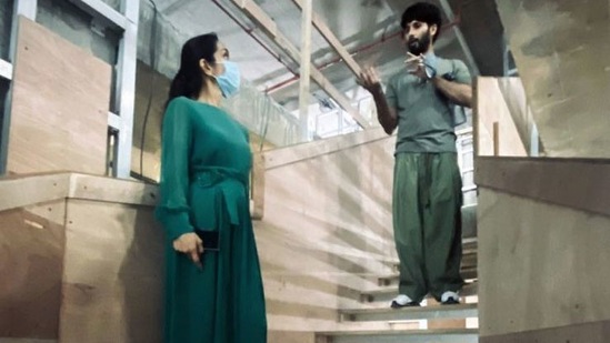 Shahid Kapoor and Mira Rajput inspect their new home. Shahid Kapoor and Mira Rajput inspect their new home. 