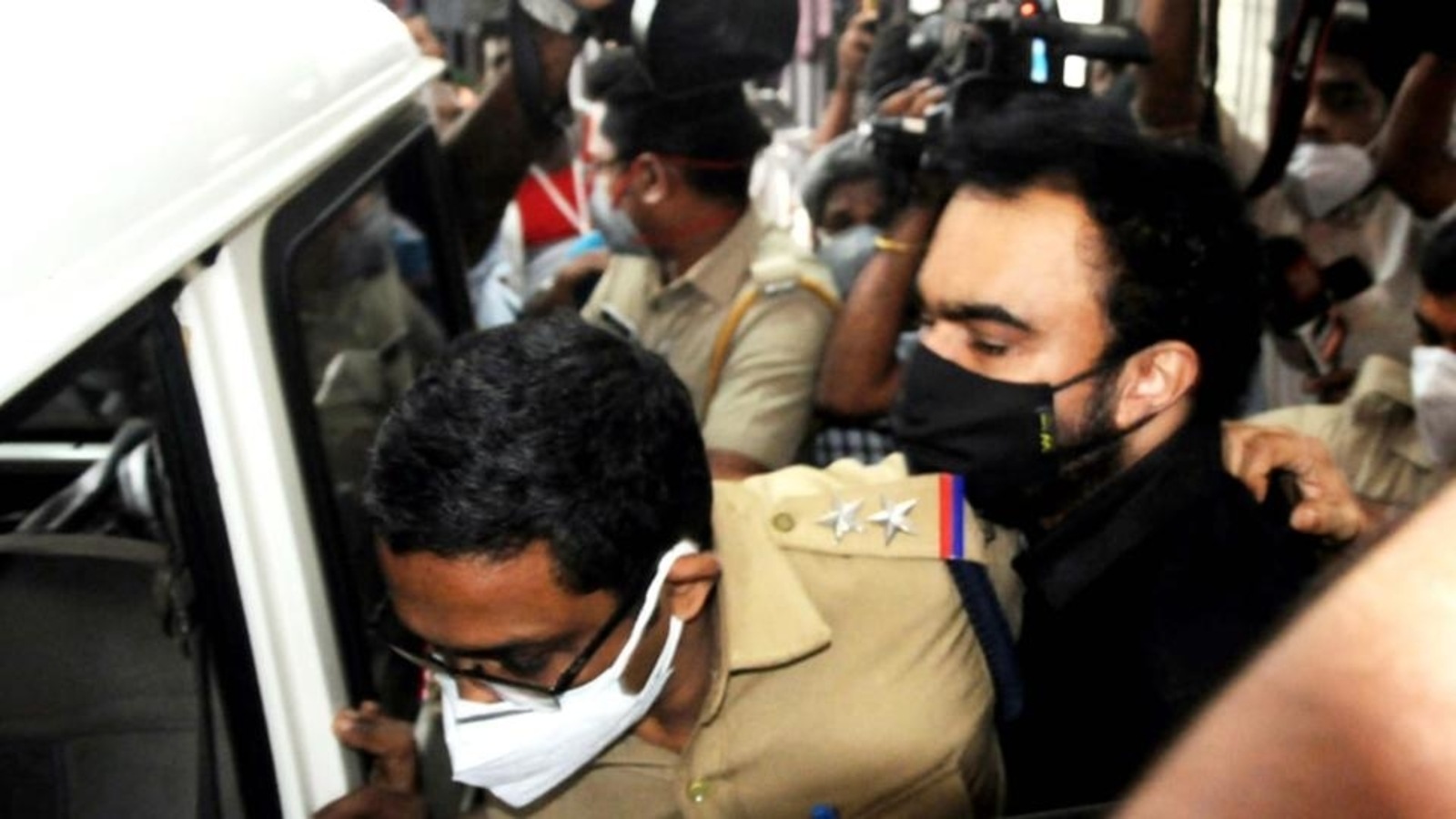 Monson Mavunkal Kerala opposition stages walkout from assembly, attacks CM Latest News India