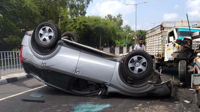 The Centre has launched a scheme for Good Samaritan under which anyone who saves the life of a road accident victim by rushing them to a hospital within the “golden hour” will get a cash reward of ₹5,000. (HT Photo) The Centre has launched a scheme for Good Samaritan under which anyone who saves the life of a road accident victim by rushing them to a hospital within the “golden hour” will get a cash reward of ₹5,000. (HT Photo)