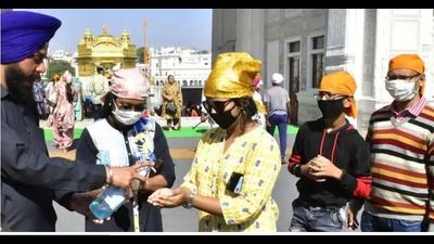 Devotees at the Golden Temple in Amritsar. The SGPC decided to hire ex-servicemen in its task force in the wake of a sacrilege incident at Takht Kesgarh Sahib in Anandpur Sahib. Devotees at the Golden Temple in Amritsar. The SGPC decided to hire ex-servicemen in its task force in the wake of a sacrilege incident at Takht Kesgarh Sahib in Anandpur Sahib.