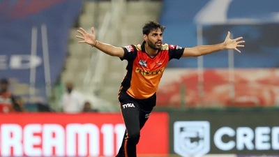 Abu Dhabi: Bhuvneshwar Kumar of Sunrisers Hyderabad successfully appeals for the wicket of Virat Kohli of Royal Challengers Bangalore during the Indian Premier League cricket match between Royal Challengers Bangalore and Sunrisers Hyderabad, at the Sheikh Zayed Stadium, Abu Dhabi in UAE, Wednesday, Oct. 2021. (PTI) Abu Dhabi: Bhuvneshwar Kumar of Sunrisers Hyderabad successfully appeals for the wicket of Virat Kohli of Royal Challengers Bangalore during the Indian Premier League cricket match between Royal Challengers Bangalore and Sunrisers Hyderabad, at the Sheikh Zayed Stadium, Abu Dhabi in UAE, Wednesday, Oct. 2021. (PTI)