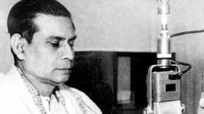 Mahalaya 2021: Birendra Krishna Bhadra, the late radio broadcaster, playwright, actor, narrator, and theatre actor from Kolkata, is undoubtedly still the star of the show. (File Photo / HT) Mahalaya 2021: Birendra Krishna Bhadra, the late radio broadcaster, playwright, actor, narrator, and theatre actor from Kolkata, is undoubtedly still the star of the show. (File Photo / HT)