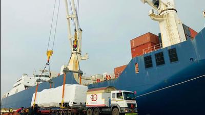 The first metro coach for Pune Metro arrived from Italy to Mumbai by sea on Wednesday. After clearing customs formalities, the metro coach will arrive in Pune. (HT PHOTO) The first metro coach for Pune Metro arrived from Italy to Mumbai by sea on Wednesday. After clearing customs formalities, the metro coach will arrive in Pune. (HT PHOTO)