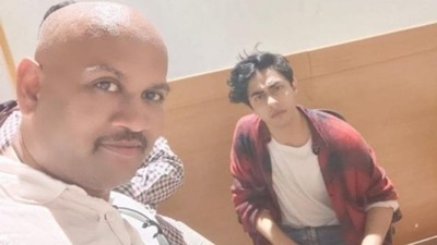 Nawab Malik said the man in the viral photo from which the NCB distanced itself is KP Gosavi, a private detective. He asked why he was allowed by the NCB to which the agency said it did not do anything wrong. Nawab Malik said the man in the viral photo from which the NCB distanced itself is KP Gosavi, a private detective. He asked why he was allowed by the NCB to which the agency said it did not do anything wrong. 